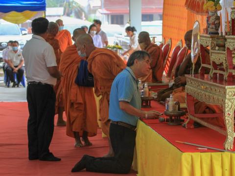 พิธีเจริญพระพุทธมนต์เจริญภาวนา