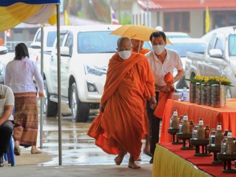 พิธีเจริญพระพุทธมนต์เจริญภาวนา