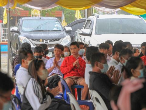 พิธีเจริญพระพุทธมนต์เจริญภาวนา