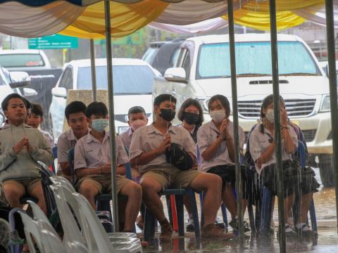 พิธีเจริญพระพุทธมนต์เจริญภาวนา