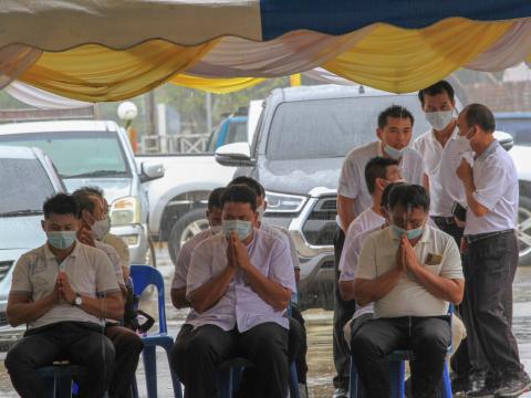 พิธีเจริญพระพุทธมนต์เจริญภาวนา