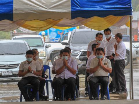 พิธีเจริญพระพุทธมนต์เจริญภาวนา